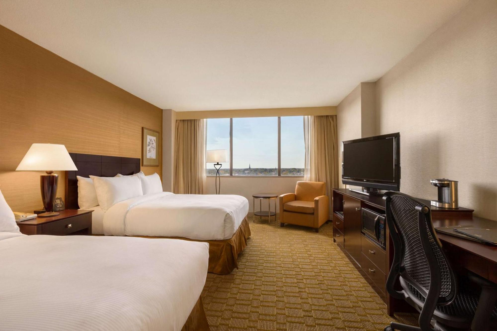 Hilton Fort Wayne At The Grand Wayne Convention Center (Adults Only) Exterior photo