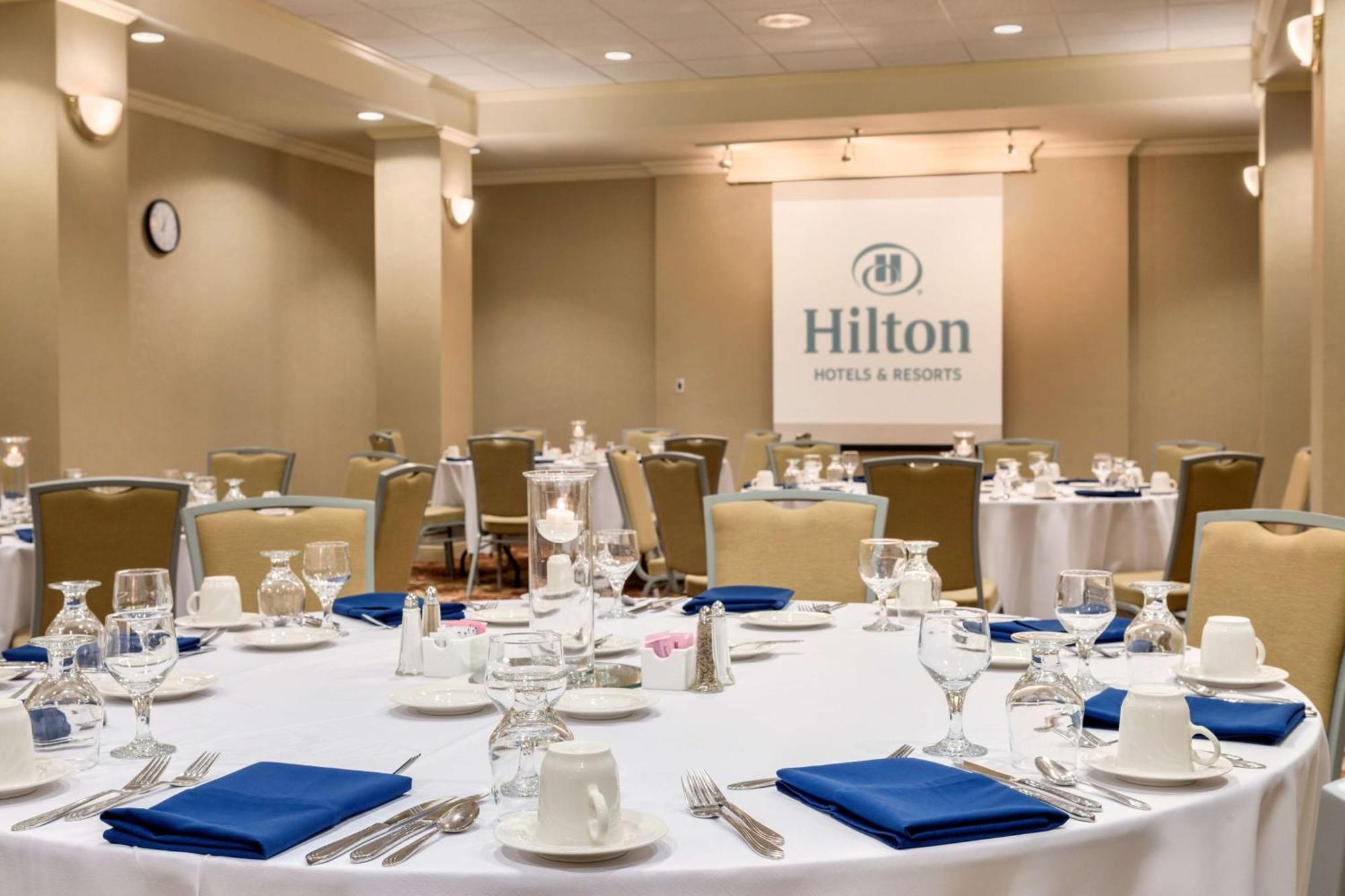 Hilton Fort Wayne At The Grand Wayne Convention Center (Adults Only) Exterior photo