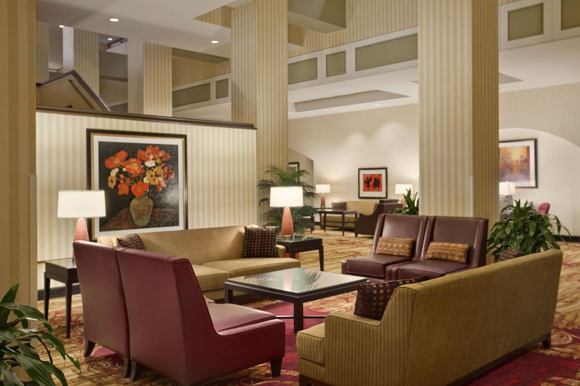 Hilton Fort Wayne At The Grand Wayne Convention Center (Adults Only) Exterior photo